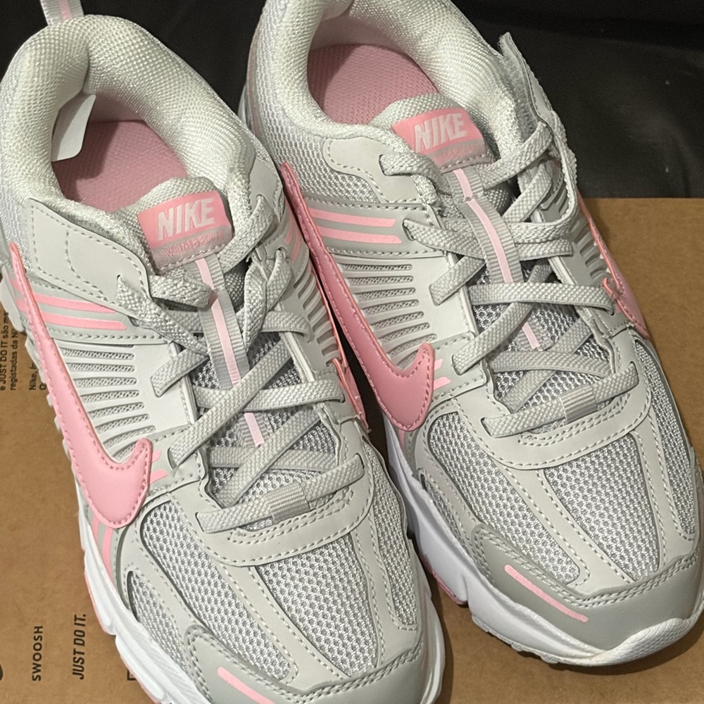 Nike Vomero 5 gray and pink kids size 3Y